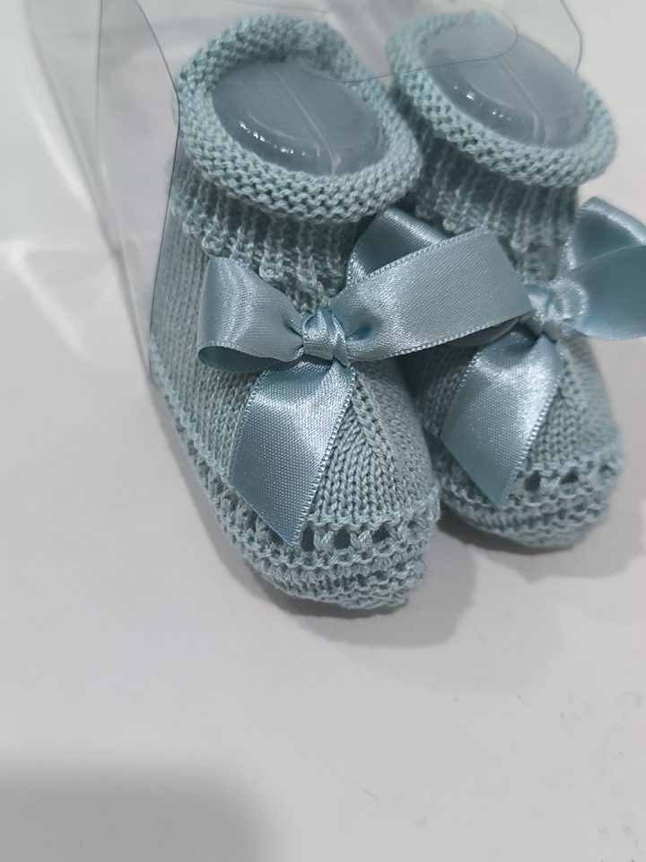 Patucos verde empolvado