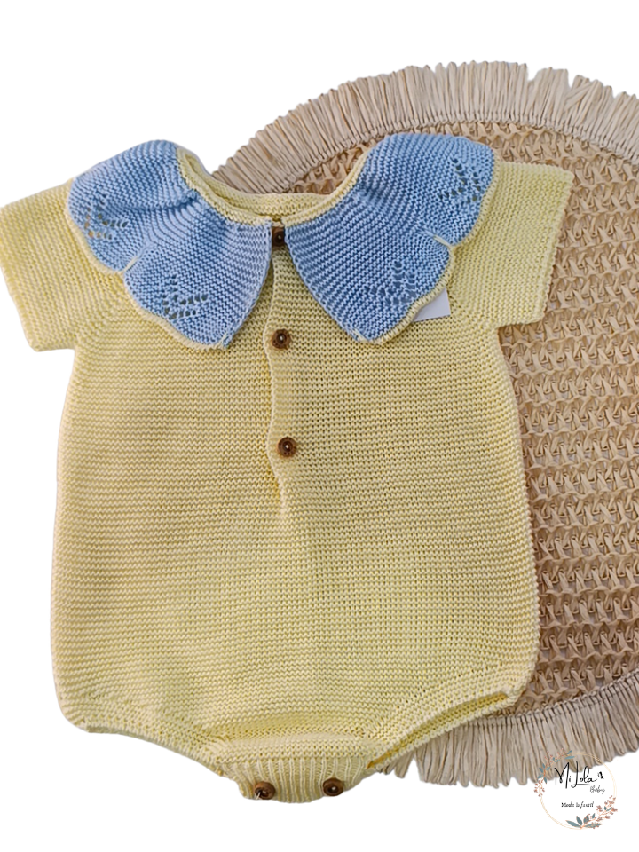 Pelele unisex con cuello amarillo y cielo Sigar