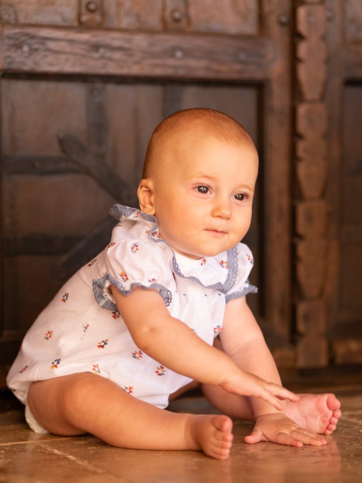 Pelele bebe estrellas bordadas cocote