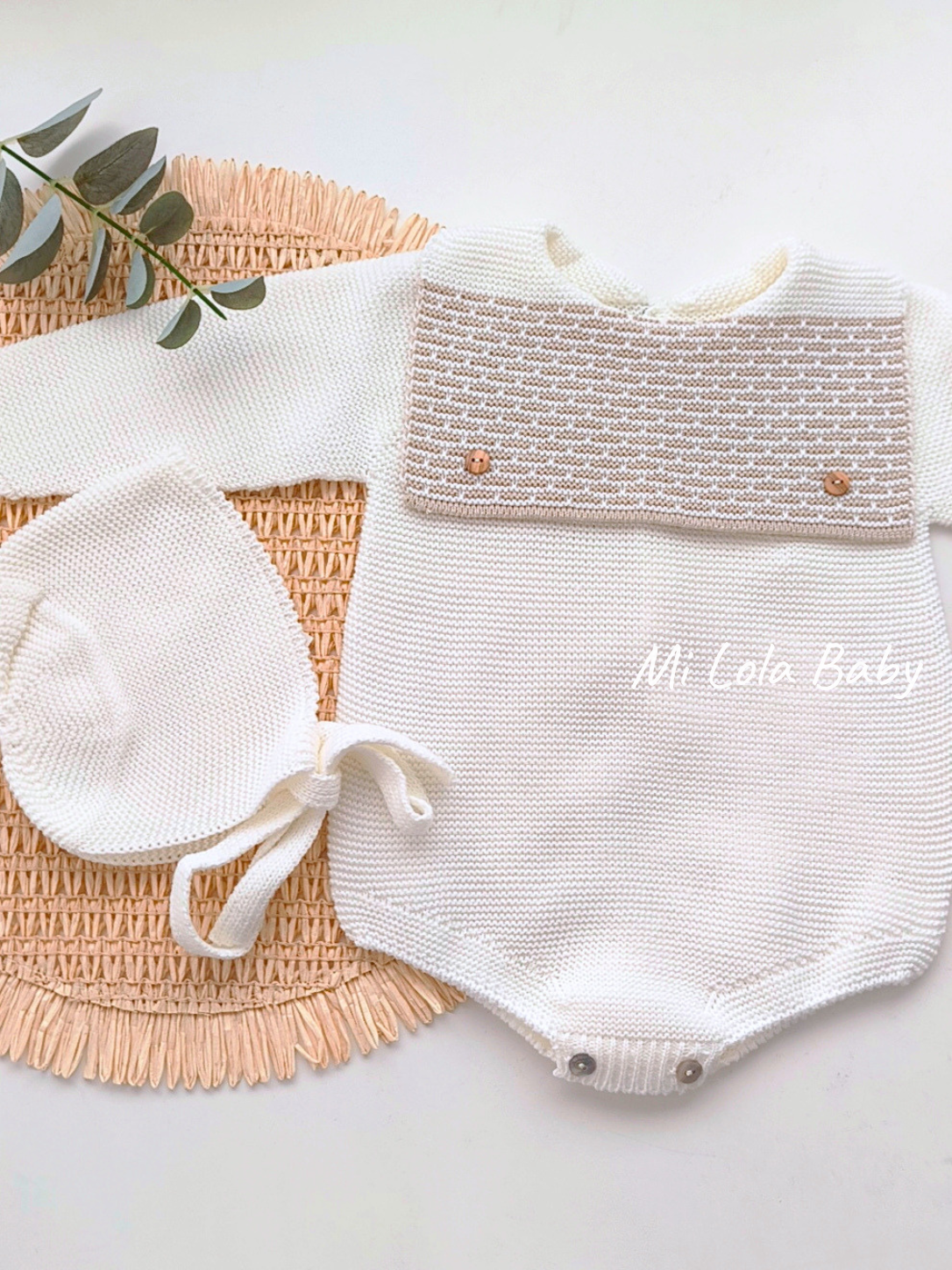 Conjunto Pelele y capota Babero Crema Sigar - Imagen 2