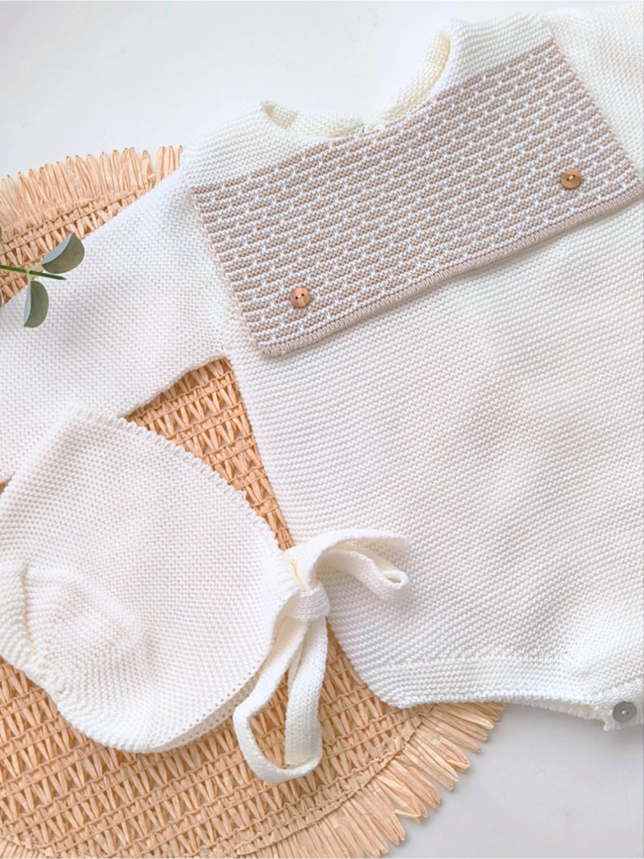 Conjunto Pelele y capota Babero Crema Sigar