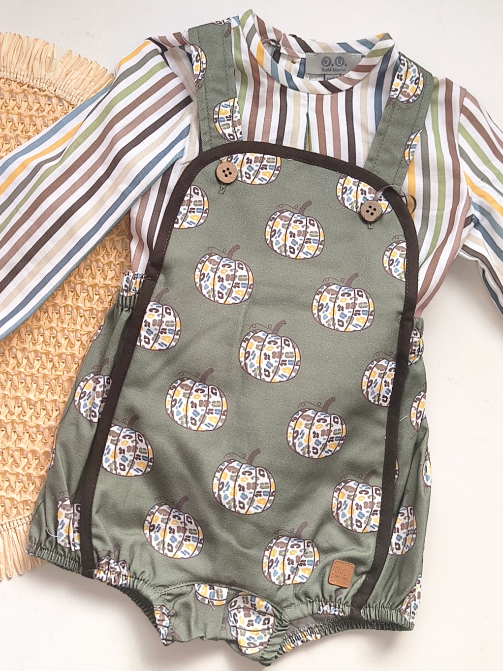 Conjunto camisa rayas y petito calabazas José Varón